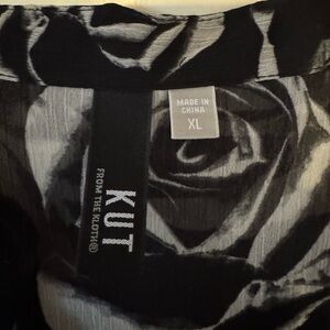 Kut from the Kloth Black & White Rose Pattern Top